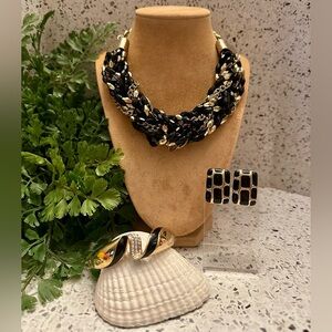 Black and gold tone 3 pc jewelry set